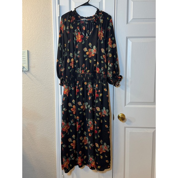 Terra & Sky Dresses & Skirts - Black Red Floral Maxi Dress Terra & Sky Plus Size 2X 3/4 Sleeve Keyhole Tie Neck